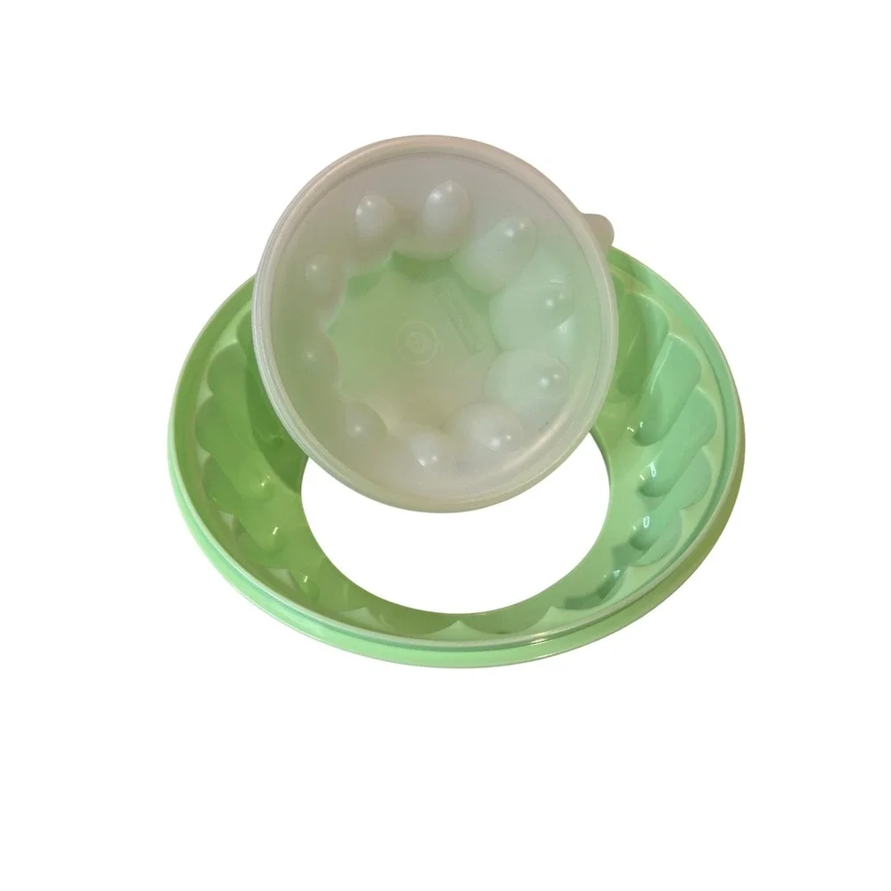 Vintage Tupperware Jello Mold Green Ring Mold with Lid‎ 1970s Retro Kitchenware